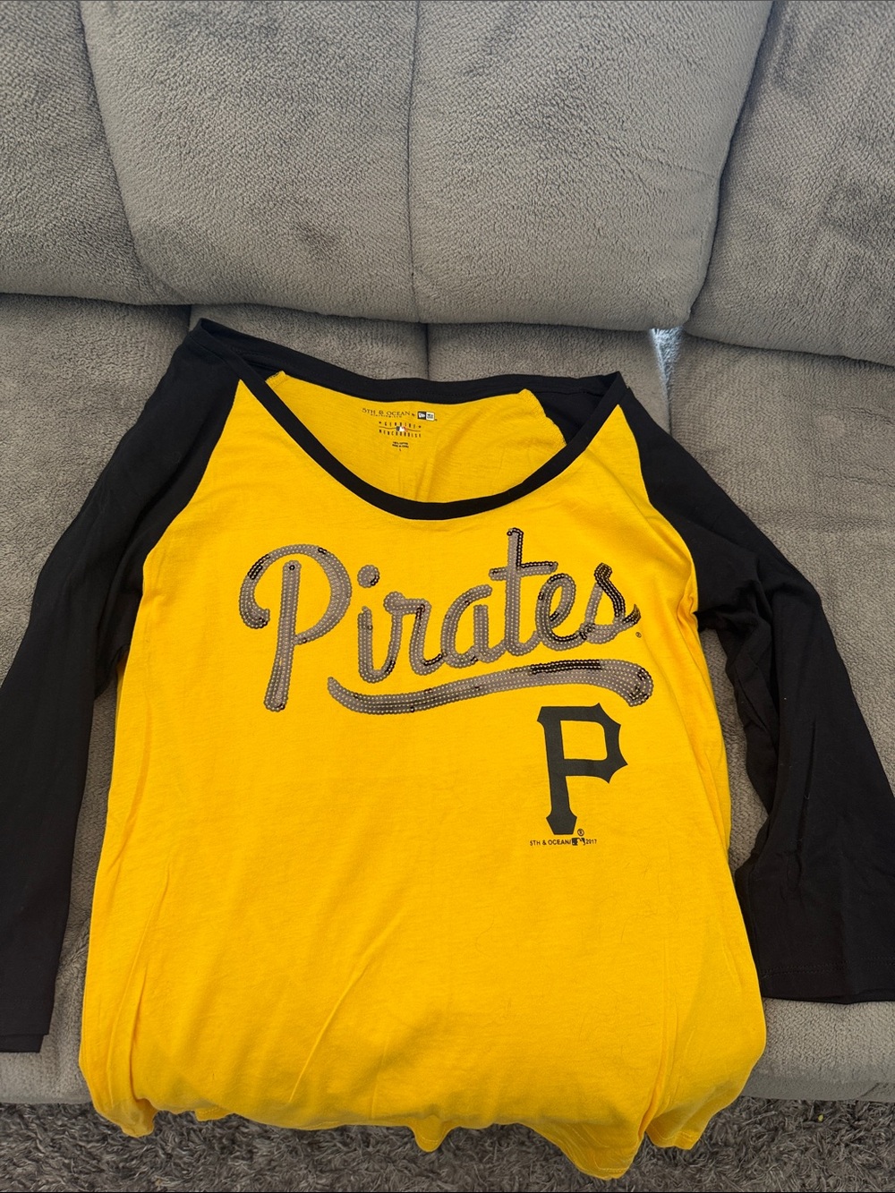 Pittsburgh Pirates Raglan Tee for Women - Yellow & Black